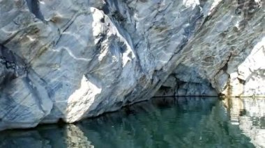 Büyük ve büyük beyaz mermer Kanyon.