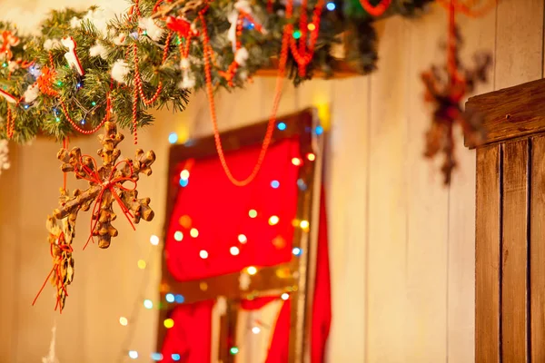 Рождественский венок с деревом — стоковое фото