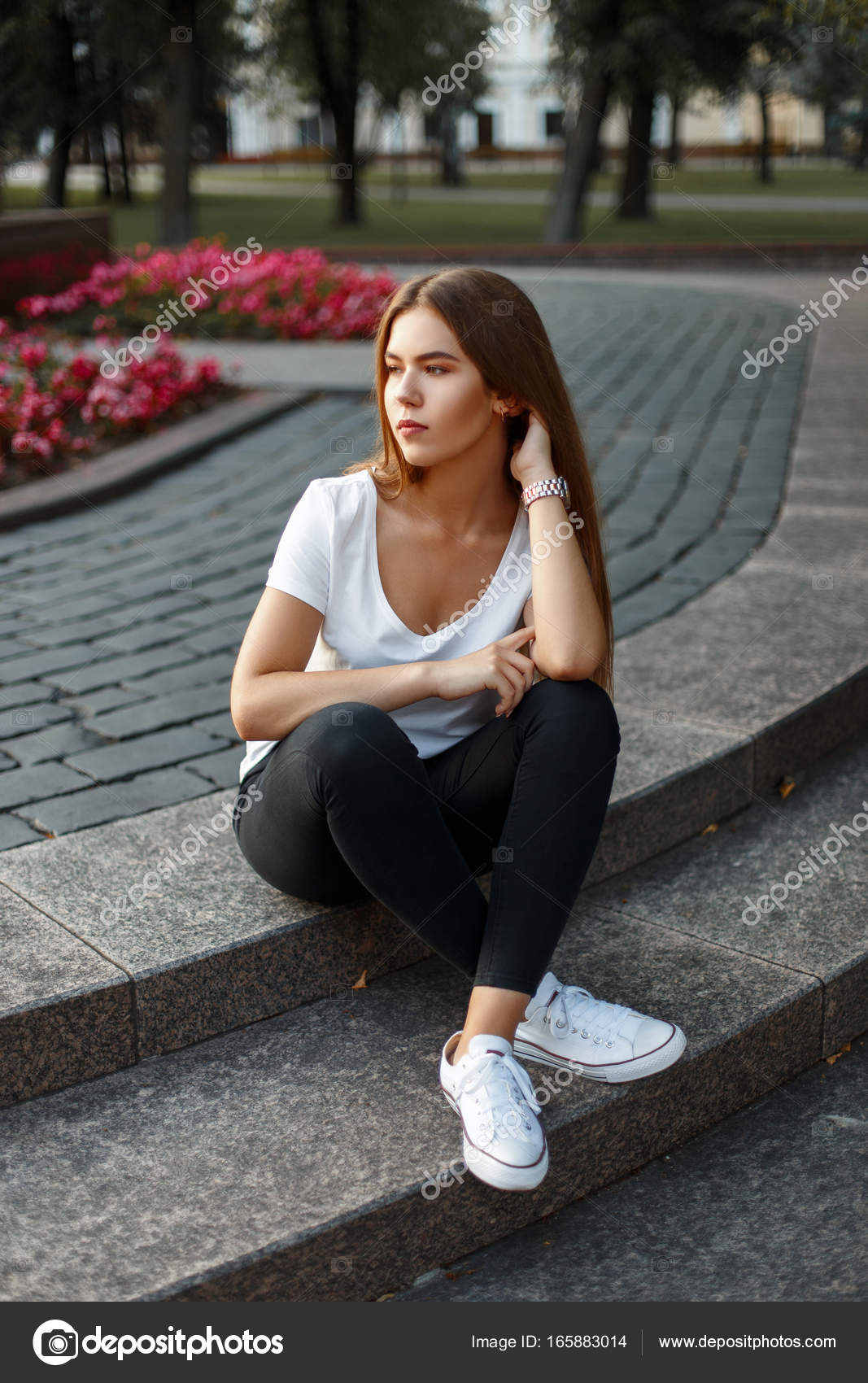 black t shirt and black jeans girl