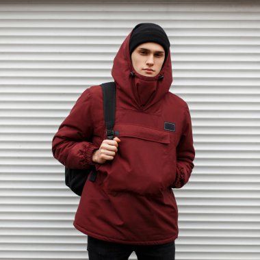 şık kış kırmızı spor ceket ile şık genç adam