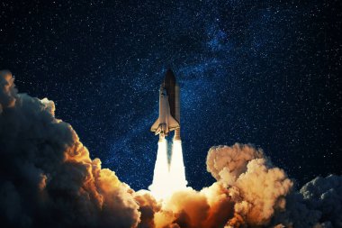 Roket yıldızlı gökyüzünde havalanıyor. Uzay gemisi göreve başIıyor. Uzay mekiği Mars Gezegeni 'ne gidiyor.. 