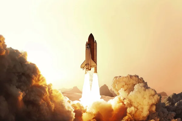 Raket Stijgt Ruimteshuttle Stijgt Rode Planter Mars Raketlancering Lucht — Stockfoto