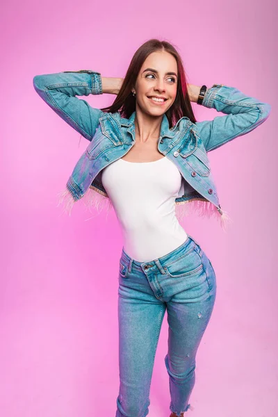 Modelo Moda Feliz Mujer Joven Chaqueta Mezclilla Jeans Vintage Elegante —  Fotos de Stock