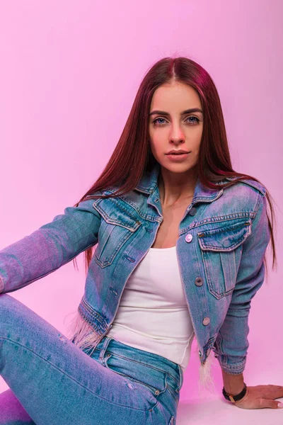 Beautiful Cute Fashionable Young Woman Stylish Blue Jeans Clothes Sits — Stock Photo, Image