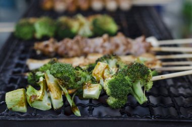 Sokak yemekleri Mala ve baharatlı barbekü stili. 
