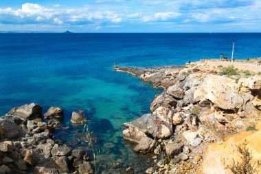 Akdeniz 'deki kıyı manzarası