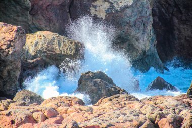 Akdeniz 'deki kıyı manzarası