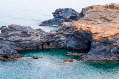 Akdeniz 'deki kıyı manzarası