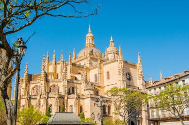 Kırsal bir arazide görüntüler