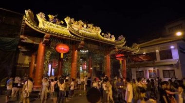 Bangkok - Eki 1: Birçok kişi ibadet gelmek ve Çin Vejetaryen Festivali'nde Kuan Yim Tapınağı'nda bereket isteyin 1 Ekim 2016, Yaowarat road