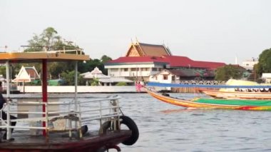 Feribot Chao Phraya Nehri, Bangkok seyahat