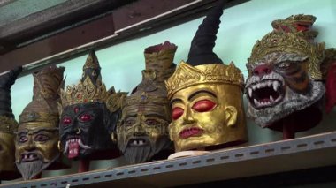 Tılsım muska piyasada çeşitli görünümü