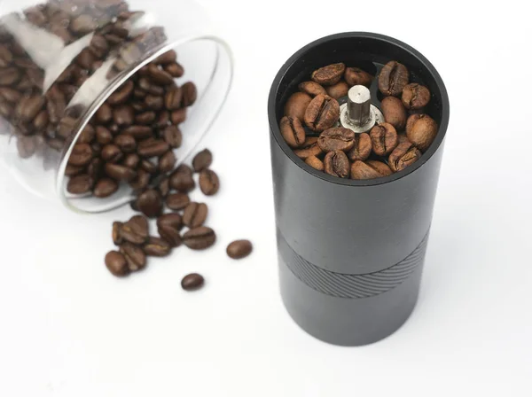 Tradycyjny Młynek Kawy Ziarnem Kawy — Zdjęcie stockowe