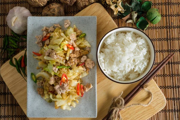 Fried Cabbage Chicken Rice — Stock Photo, Image