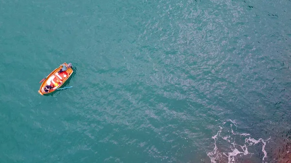 Manarola Cinque Terre İtalya 'daki deniz ve tekne.
