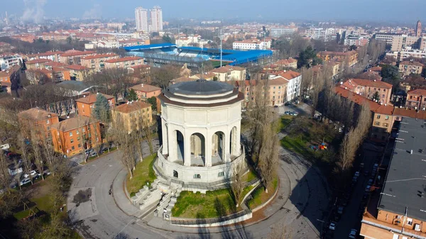 Ferrara İtalya 'nın Acquedott' unun yan görüntüsü
