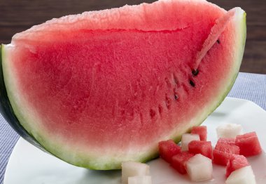 Dilim karpuz kırmızı