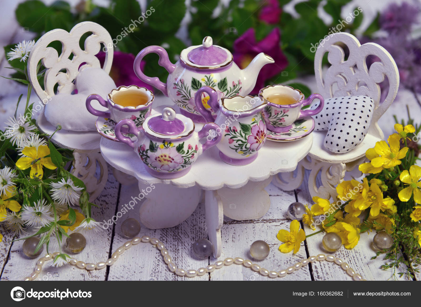 ᐈ Alice In Wonderland Tea Party Stock Images Royalty Free Mad Tea Party Pictures Download On Depositphotos