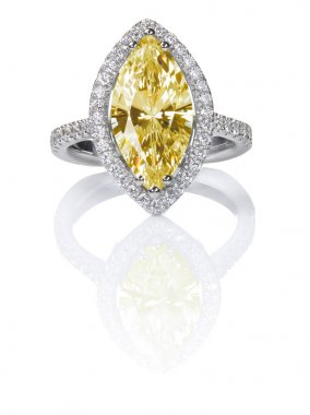 Süslü sarı Citrine Topaz güzel elmas nişan yüzüğü. Değerli taş Markiz elmas bir hale tarafından çevrili kesmek.