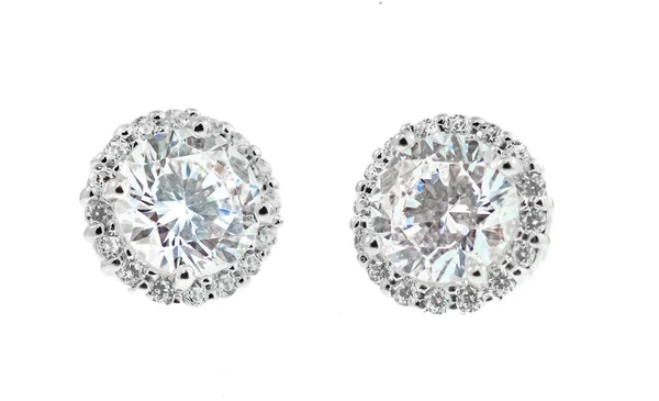 Belles boucles d'oreilles en diamant avec micro pavé halo — Photo