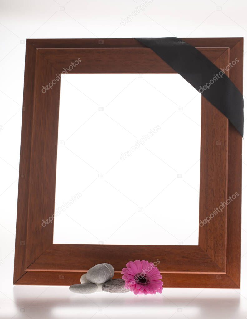 mourning frame with tap 