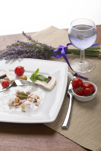 Ravioli Saboroso Com Cogumelos Chapa — Fotografia de Stock