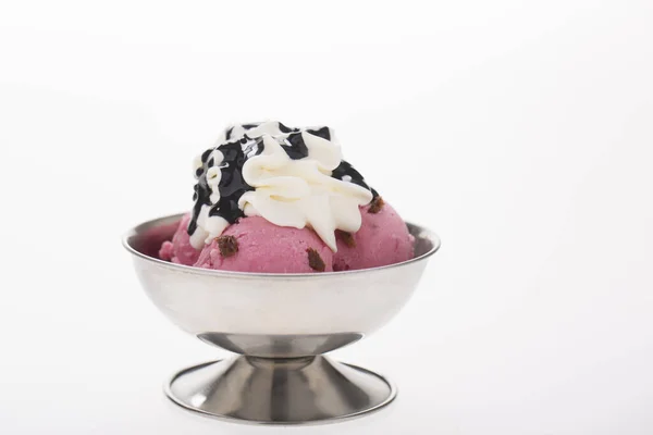 Renkli Tatlı Dondurma Beyaz Üzerine Izole Edilmiş — Stok fotoğraf