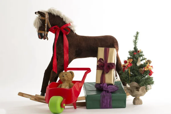 Viejo Estilo Árbol Navidad Con Caballo Mecedora — Foto de Stock