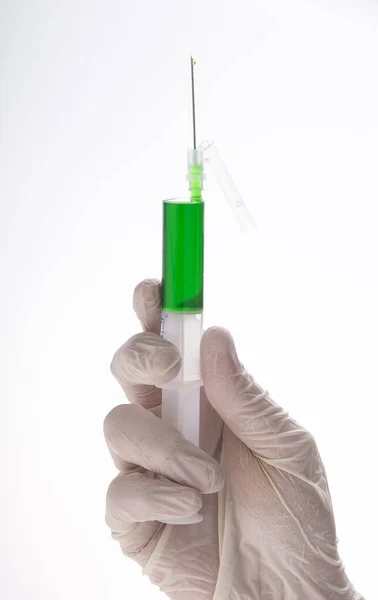 Yeni Nesil Enjeksiyon Şırıngaları Sağlık Çalışanlarına Beyazların Izole Ettiği Enfeksiyonlara — Stok fotoğraf