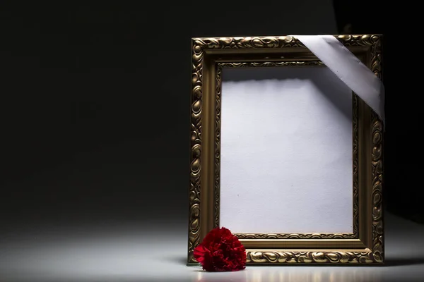 Cadre De Deuil Images Libres De Droit Photos De Cadre De Deuil Depositphotos