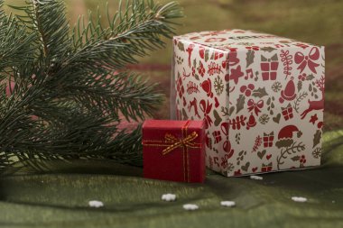 Arka planda güzel bir Noel süslemesi