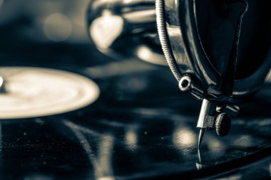 Eski hava akımlı gramofon 