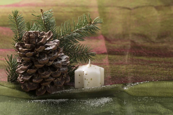 Krásná Vánoční Dekorace Barevnou Svíčkou — Stock fotografie