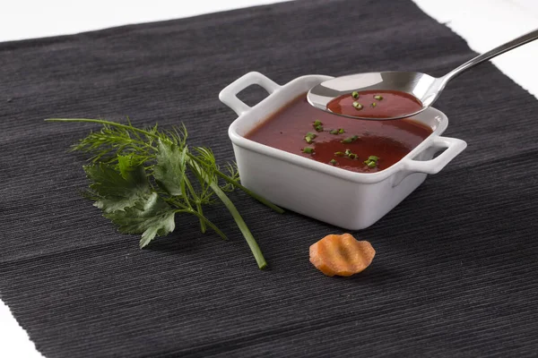 Tomatensuppe Auf Dem Teller Mit Frischem Gemüse Für Die Speisekarte — Stockfoto