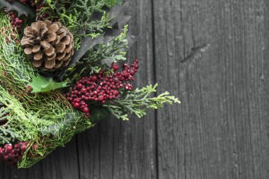 Eski ahşap arka planda xmas dekorasyonu