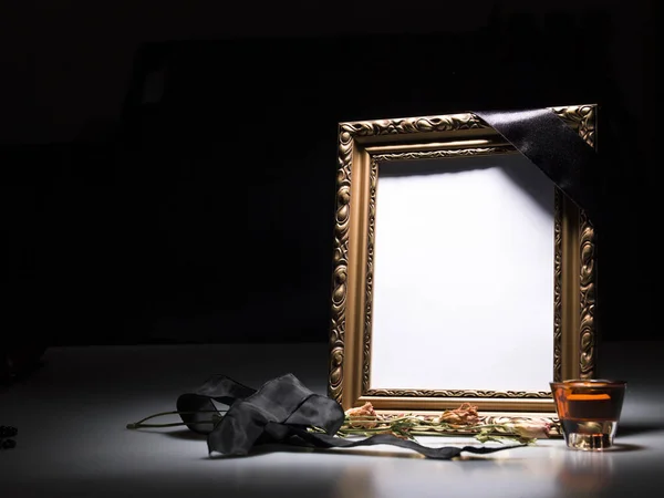 Blank Mourning Frame Sympathy Card Dark Background — Stock Photo, Image