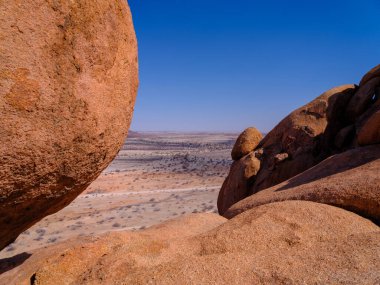 Kaya oluşumu - Spitzkoppe Dağı - Namibya 'daki Damaraland manzarası.