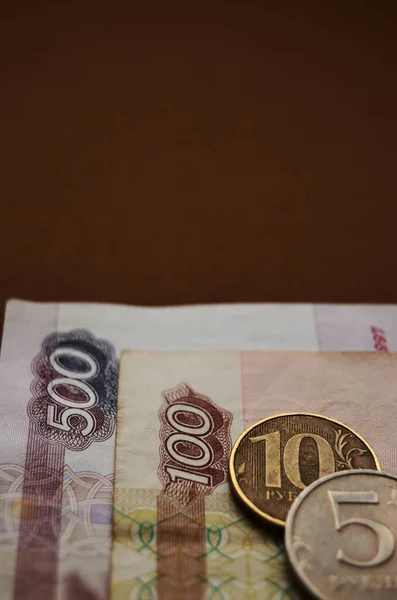 Bankbiljetten Munten Met Een Daling Van Coupures Ineenstorting Van Verticale — Stockfoto