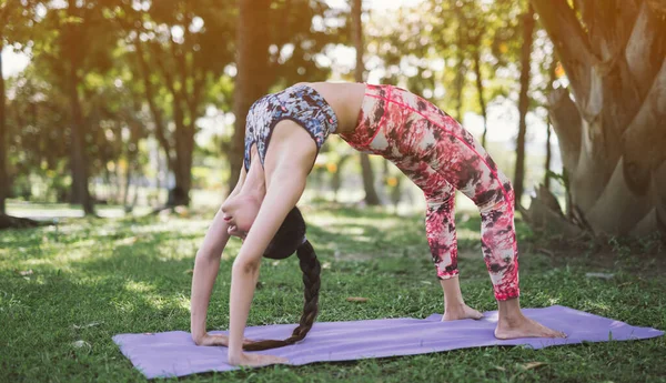 Yoga Park Gesunde Bewegung — Stockfoto