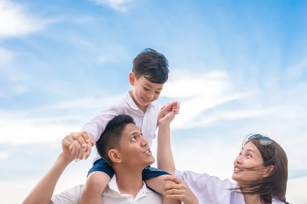 Portrait Happy Family Mom Dad Son Playing Together — Stock Photo, Image
