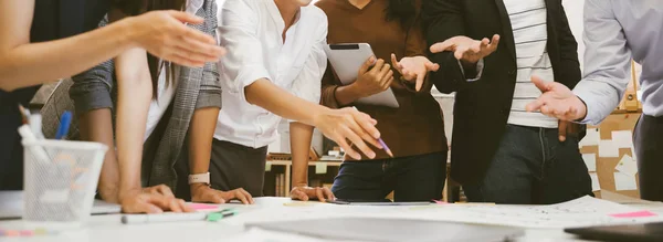 Reunión Equipo Gente Negocios Concepto Ideas Planificación Diseño Oficina Moderno — Foto de Stock