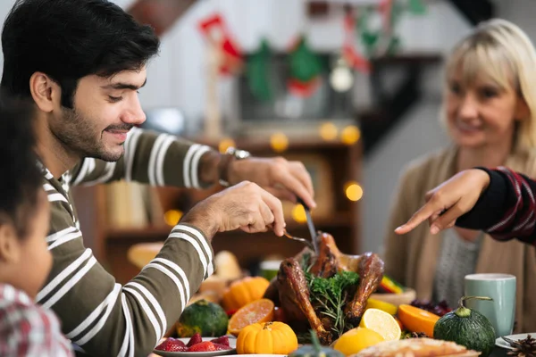 Feliz Familia Celebrando Cena Acción Gracias Casa Concepto Tradición Celebración — Foto de Stock