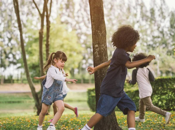 Niños Jugando Aire Libre Parque Verano — Foto de Stock