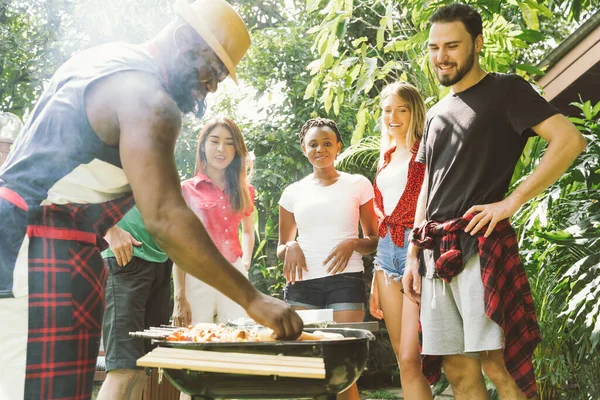 Group People Toasting Beers Celebration Having Barbecue Party Outdoors Garden — Stock Photo, Image