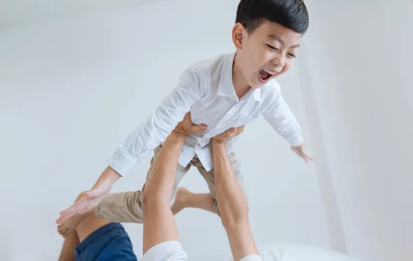 Happy Father Playing Son While Lying Bed Home — Stock Photo, Image