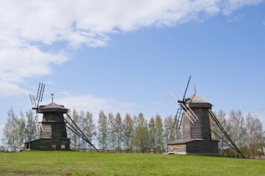 Eski ortaçağ Rus yel değirmenleri.
