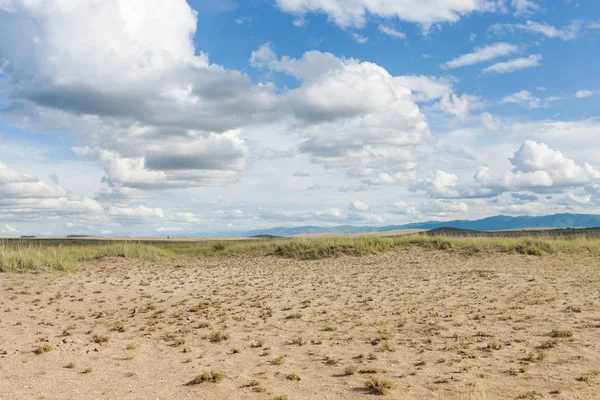 Awan Atas Dataran Berpasir Dekat Mongolia Tyva Steppe Hari Musim — Stok Foto