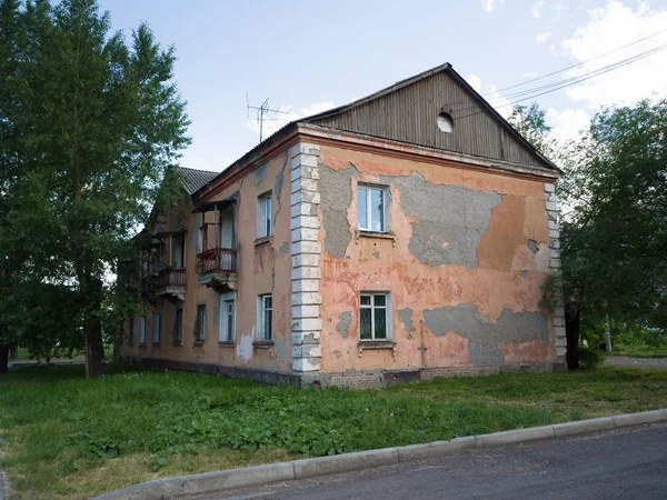 Vieille Maison Délabrée Deux Étages Bâtiment Urbain Rétro — Photo