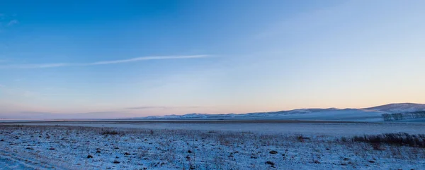 Panorama Musim Dingin Pagi Siberia Matahari Terbit Atas Dataran Bersalju — Stok Foto