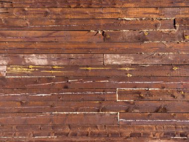 Eski kırmızı tahtalardan yapılmış ahşap bir duvar dokusu. Sibirya tarlası